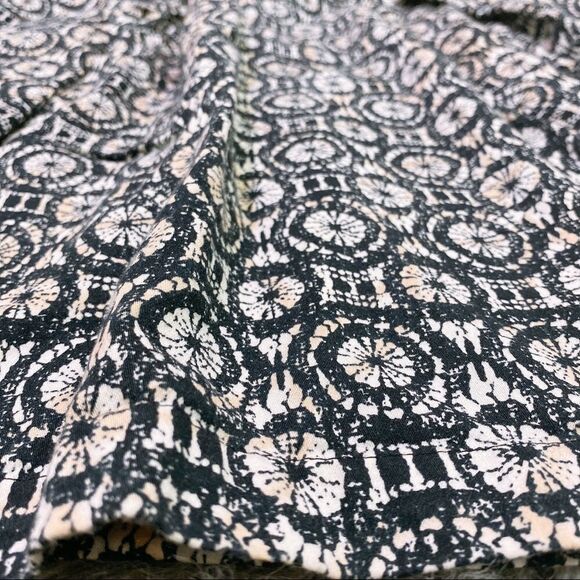 𝅺lucy & Laurel Printed Skirt - Picture 3 of 9